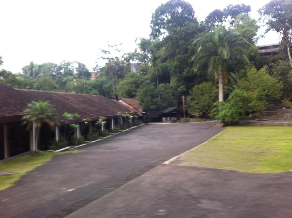 Hotel Moro Seneng Baturraden Bagian luar foto
