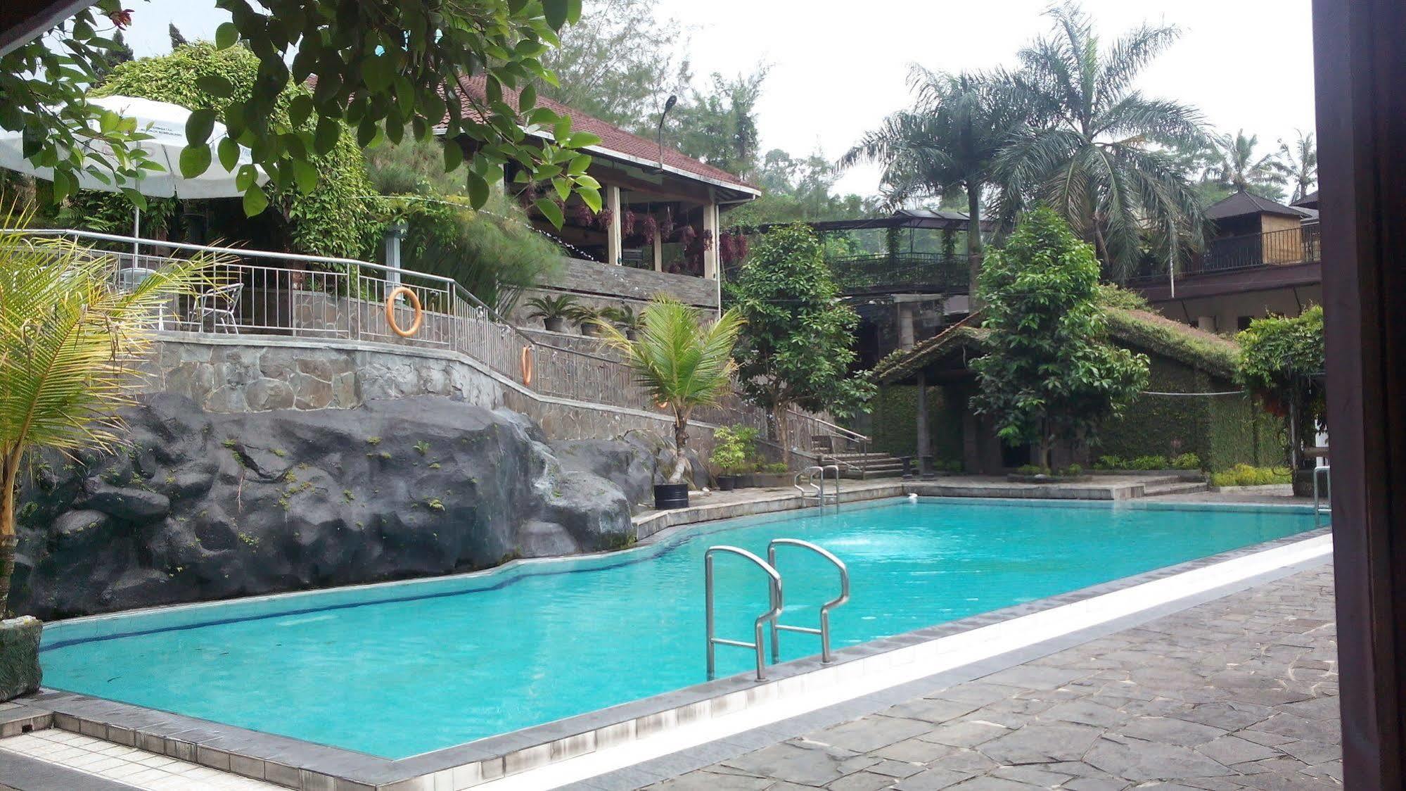 Hotel Moro Seneng Baturraden Bagian luar foto